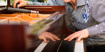 Dịch vụ lên dây - sửa chữa Piano cơ chuyên nghiệp